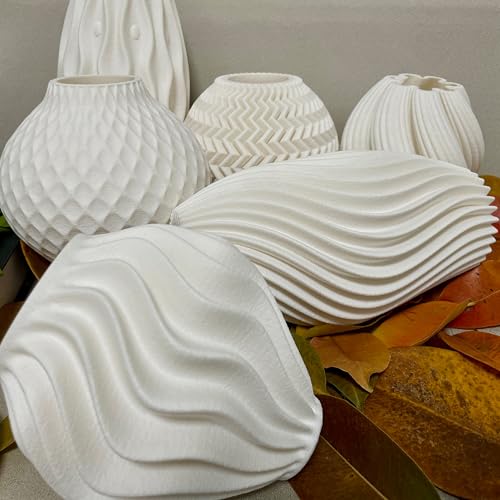 White Minimalist Small Vase, Flower Holders for Pampas Grass Decor, Coffee Table & Shelf Decor, Modern Vases for Flower Bouquet, Abstract Vase Decor, Entryway & Dresser Floreros (Wavey Vase) - color: Wavey Vase