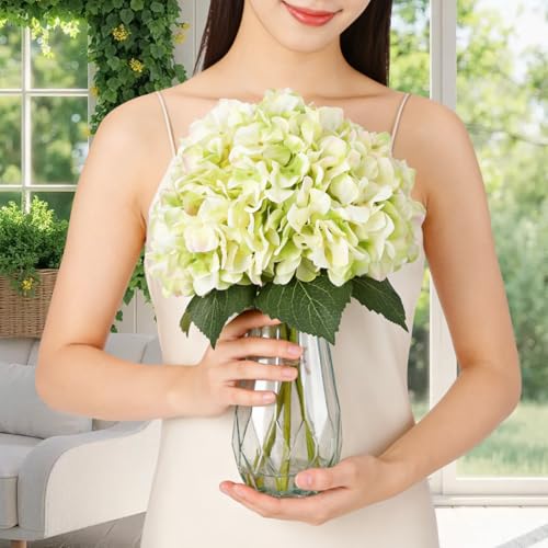 5-Piece Artificial Hydrangea Arrangement in Glass Vase - Fade-Resistant Silk Flowers with Faux Water for Table Centerpieces - color: Multi-hydrangea Stem in Vase, size: Green