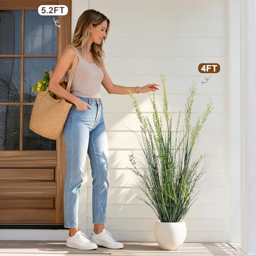 2 Pack Faux Plastic plantas Synthetic Pampas Grass Indoor Outdoor Realistic Floor Plants Lifelike Artificial Cattail Reed Grass for Home Office Wedding Front Fake Grass Decor Housewarming Gift - color: Green, size: 4FT