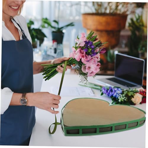 Healifty Large Heart Shaped Floral Foam Block with Suction Cup for Wedding Car Decoration DIY Flower Mud Plate for Floral Arranging Lightweight 15.74X14.96X1.18 Inch