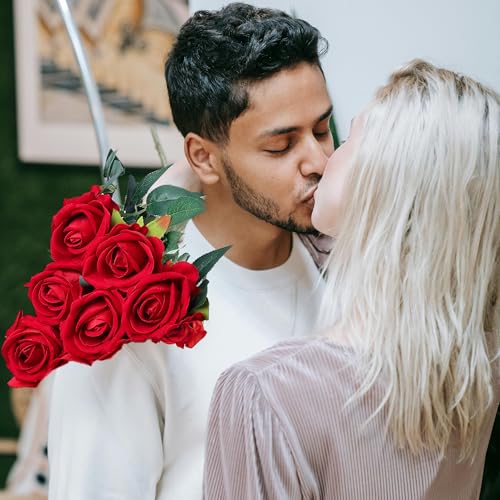 SITUMEIZI 15PCS Red Artificial Roses Silk Flowers Fake Roses Realistic Bouquet Long Stem with Gift Box for Mother's Gift Day Home Party Wedding Decorations - color: Red