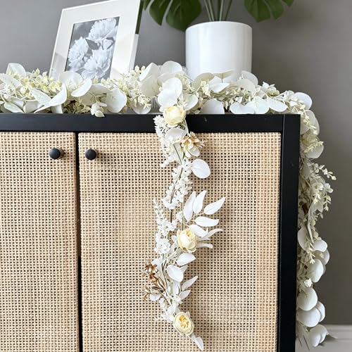 CQURE 2Pack Eucalyptus Garland,Artificial Eucalyptus Leaves Flowers Table Greenery Garland Wreath Vines for Wedding Party Fireplace Bedroom Room Decor - size: 17.7 Ft with Flowers -White